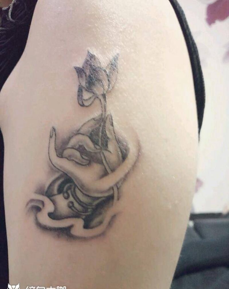 佛手莲花纹身图片_肩部传统清新植物宗教成品纹身图案