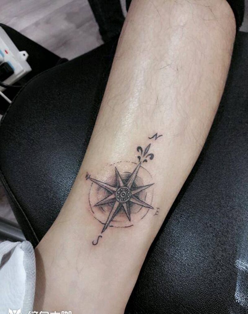 指南针纹身图片_脚部清新几何字符成品纹身图案