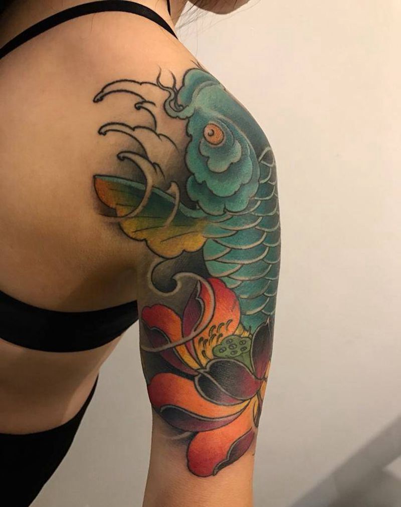 鲤鱼荷花遮盖图腾纹身图片_成品肩部传统动物纹身图案