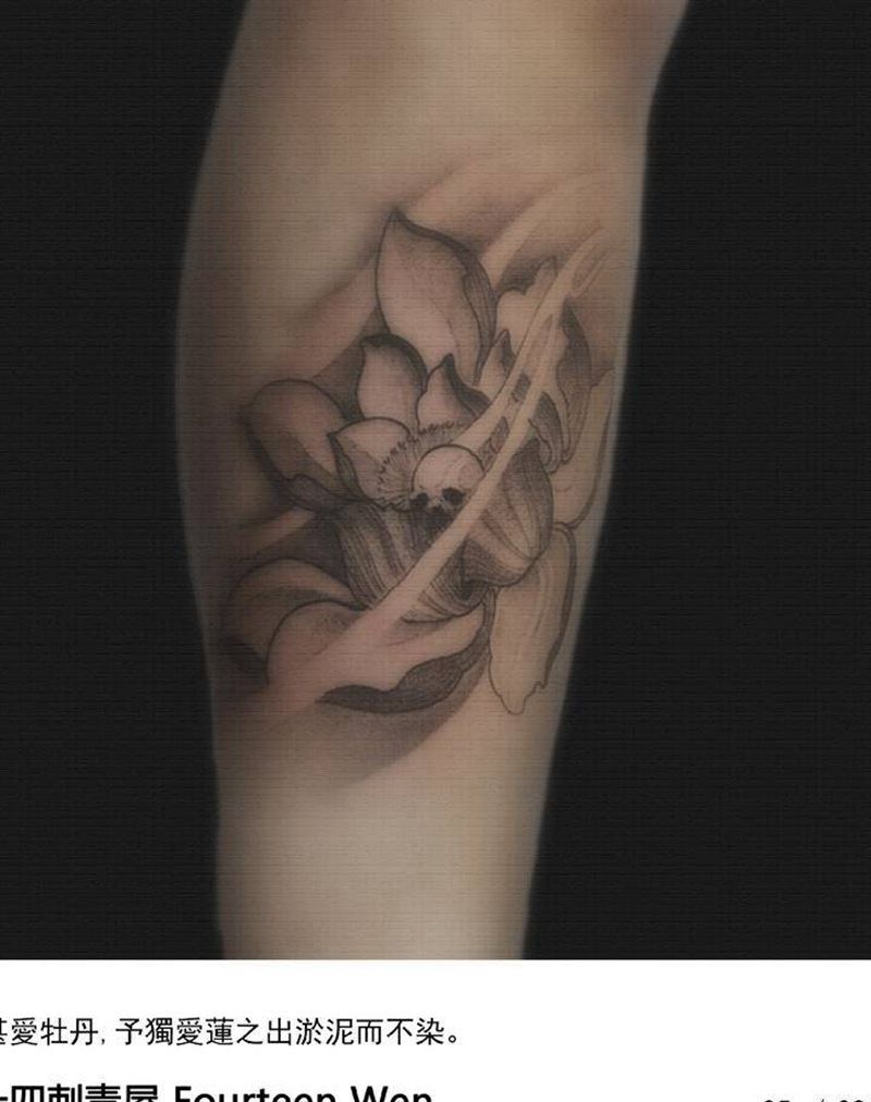 莲花纹身图片_腿部新传统纹身图案