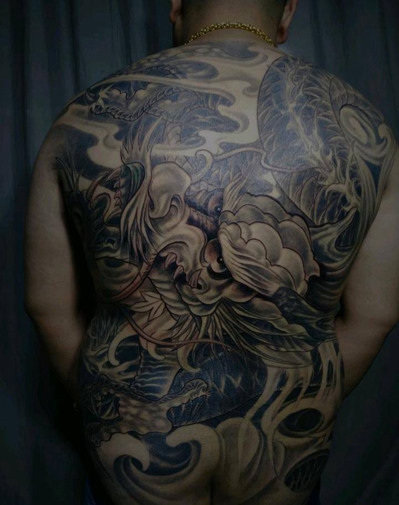 大龙纹身图片_背部新传统满背大龙纹身图案