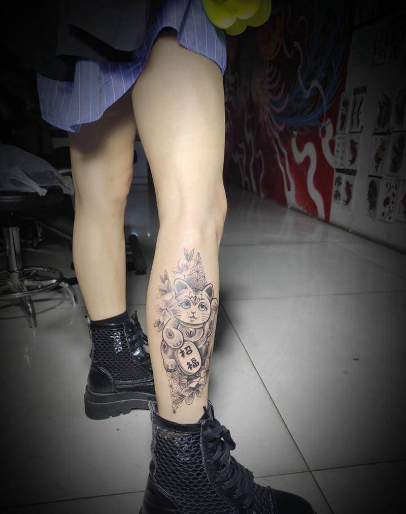 招福猫纹身图片_腿部新传统New School纹身图案