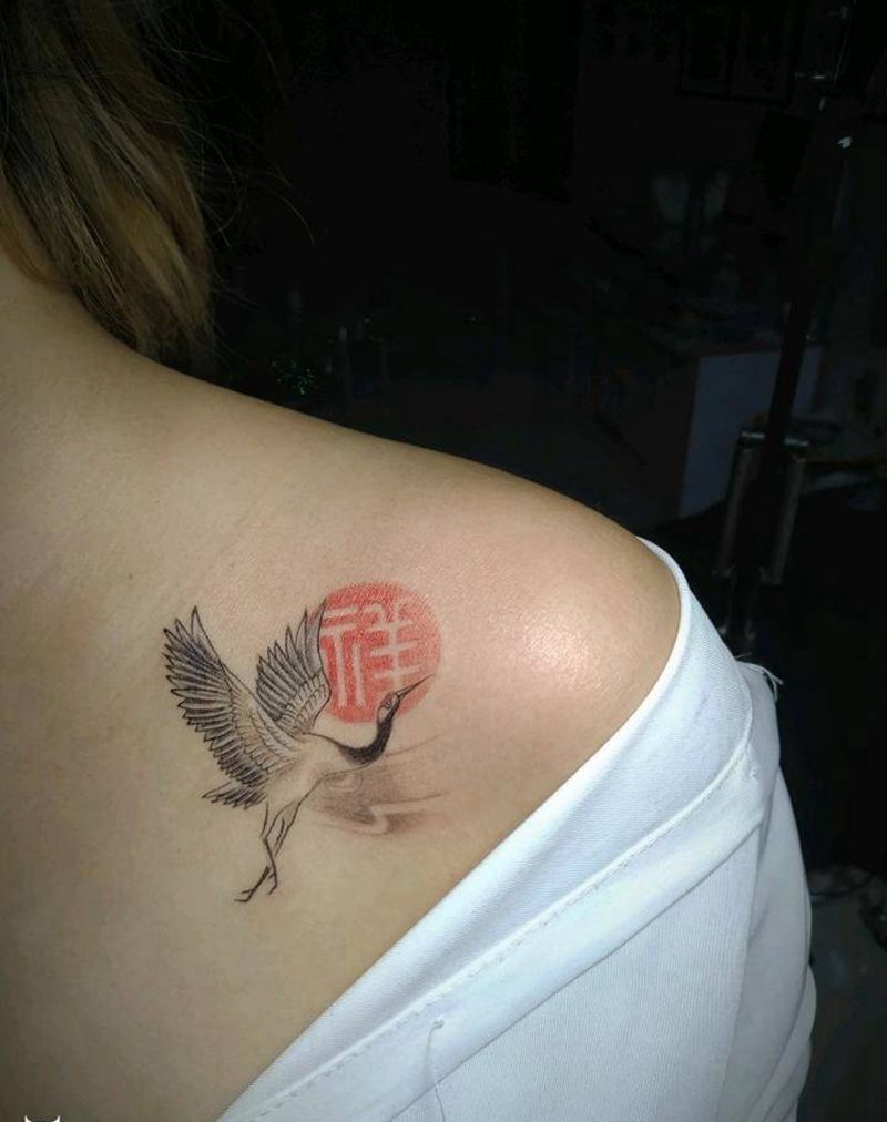 仙鹤纹身图片_胸部新传统鹤纹身图案