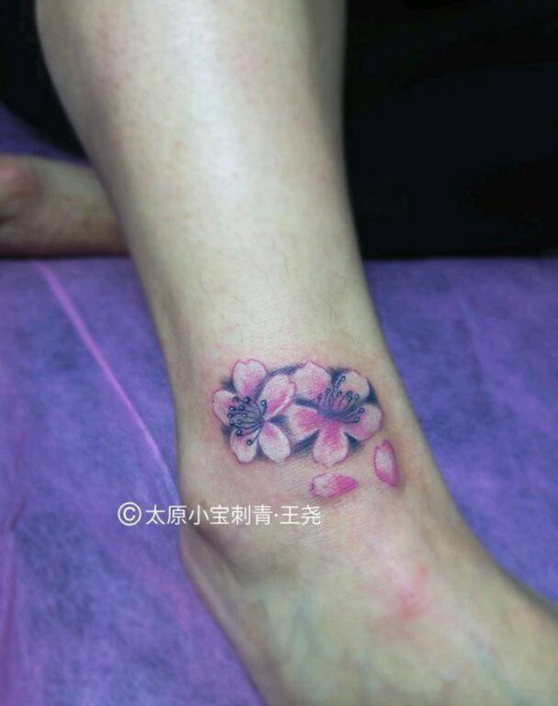 樱花遮盖纹身图片_脚部成品纹身图案