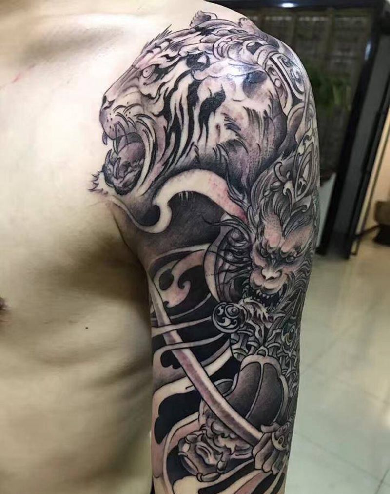猴子黑灰部分纹身图片_肩部胸部手臂传统动物人物鬼神纹身图案