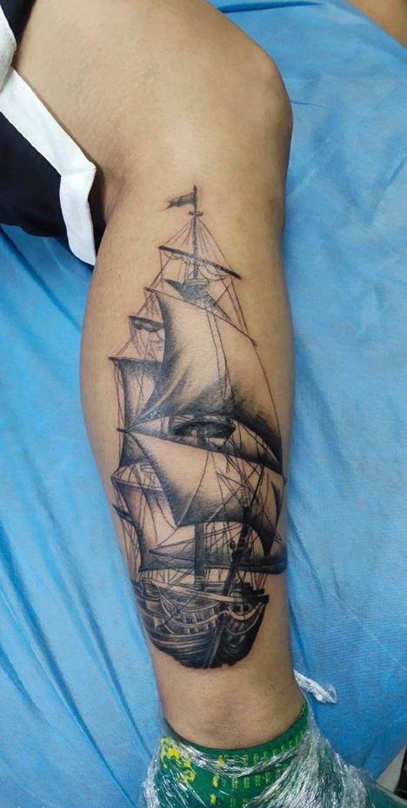 帆船未完成纹身图片_腿部老传统纹身图案