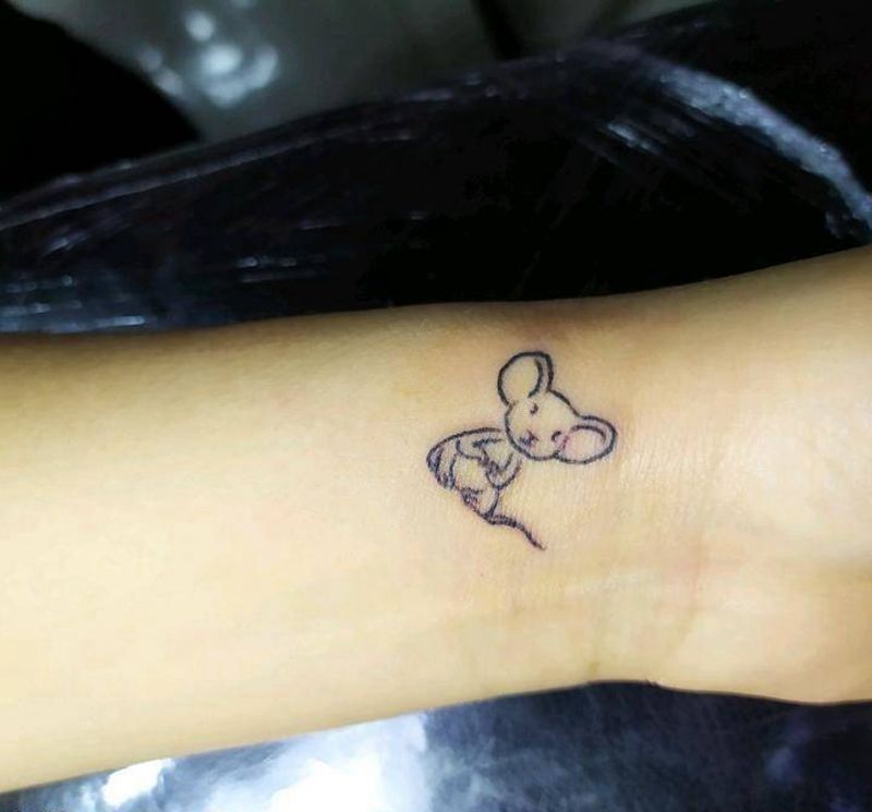 小老鼠纹身图片_手臂老鼠纹身图案