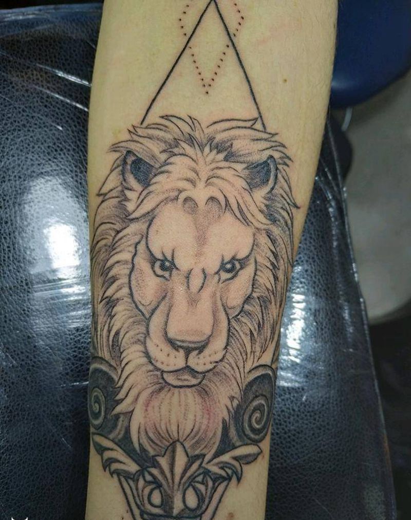 狮子纹身图片_手臂点刺纹身图案