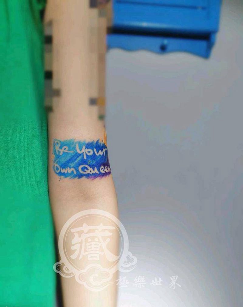 水彩纹身图片_手臂手部水彩花体字可爱小清新女生纹身图案