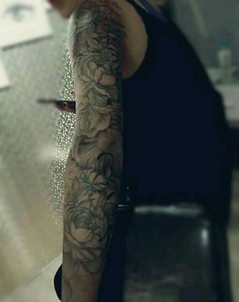 接图花臂：花儿臂纹身图片_手臂清新写实几何植物图腾成品纹身图案