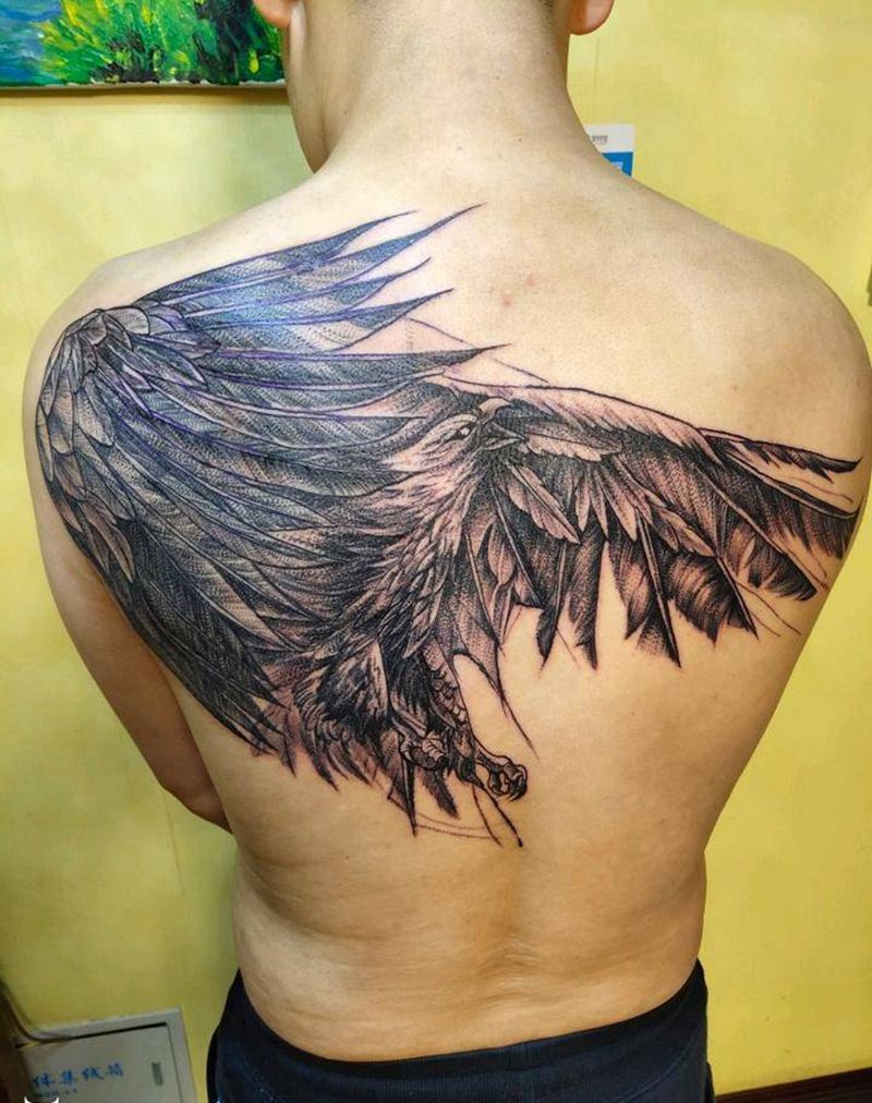 鹰纹身图片_背部点刺新传统纹身图案