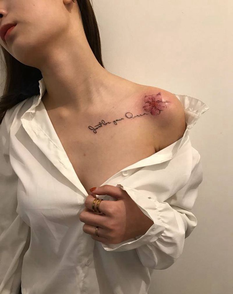 水彩花纹身图片_成品肩部清新字符植物纹身图案