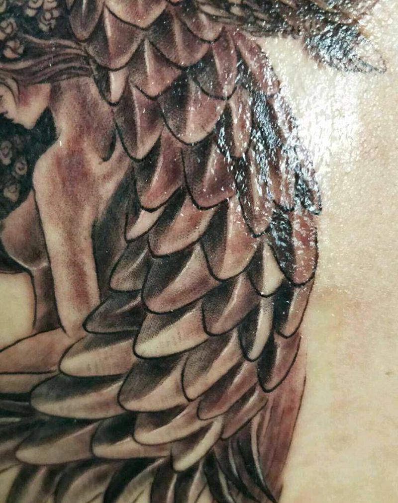 和平天使纹身图片_肩部背部写实人物成品纹身图案