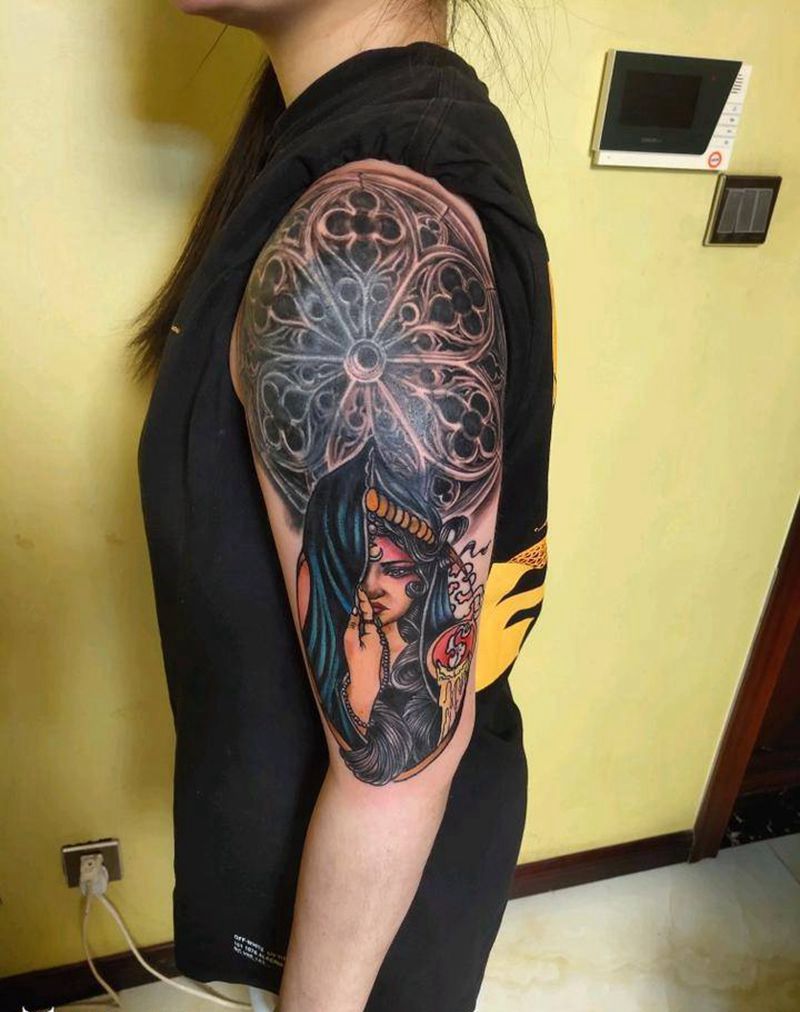 欧美美女纹身图片_手臂New SchoolOld School遮盖纹身图案