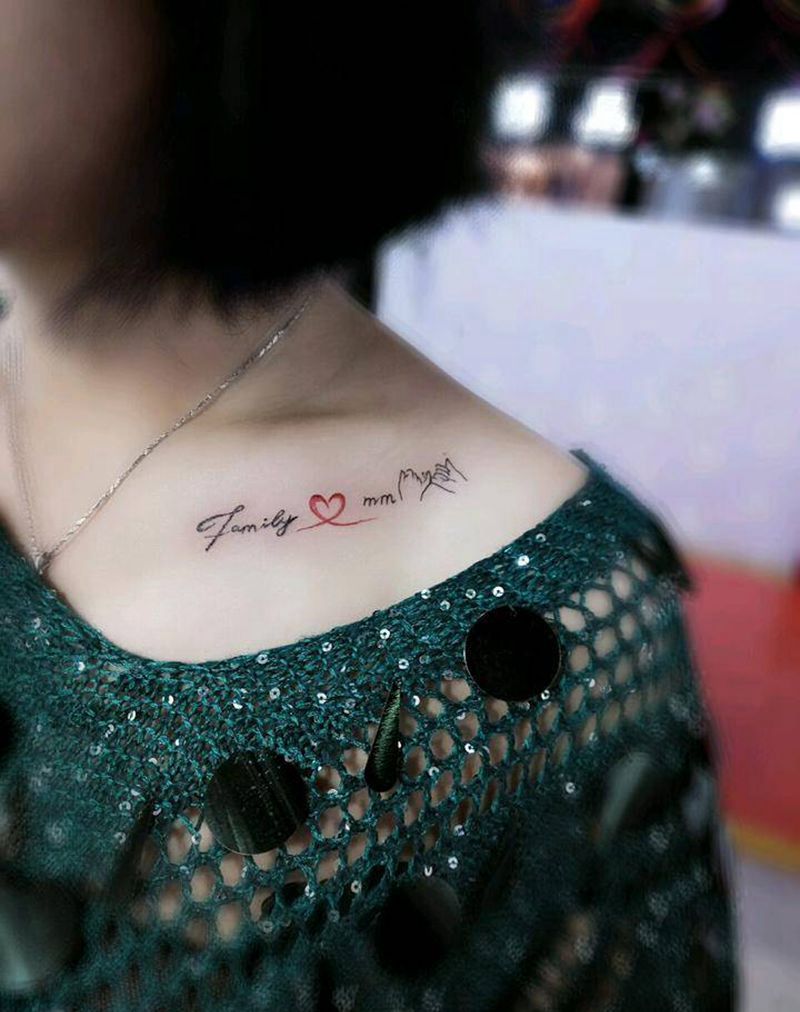 性感的锁骨纹身纹身图片_胸部清新字符成品纹身图案