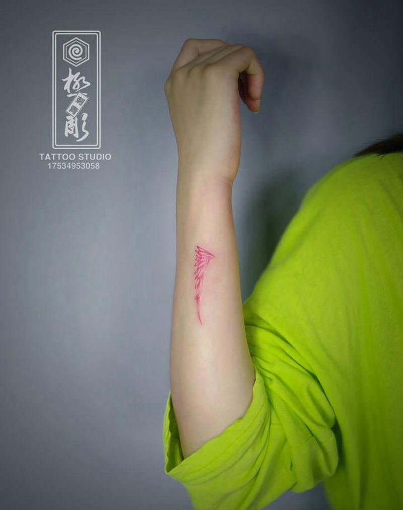 小翅膀纹身图片_手臂小清新纹身图案