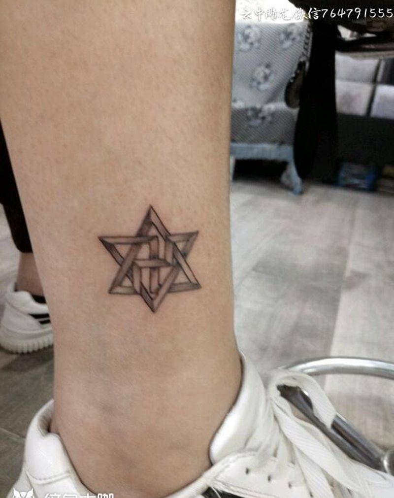 六角万字轮纹身图片_脚部清新几何字符成品纹身图案