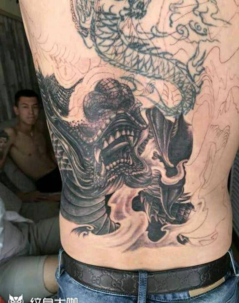 满背龙纹身图片_背部传统动物鬼神成品手稿纹身图案