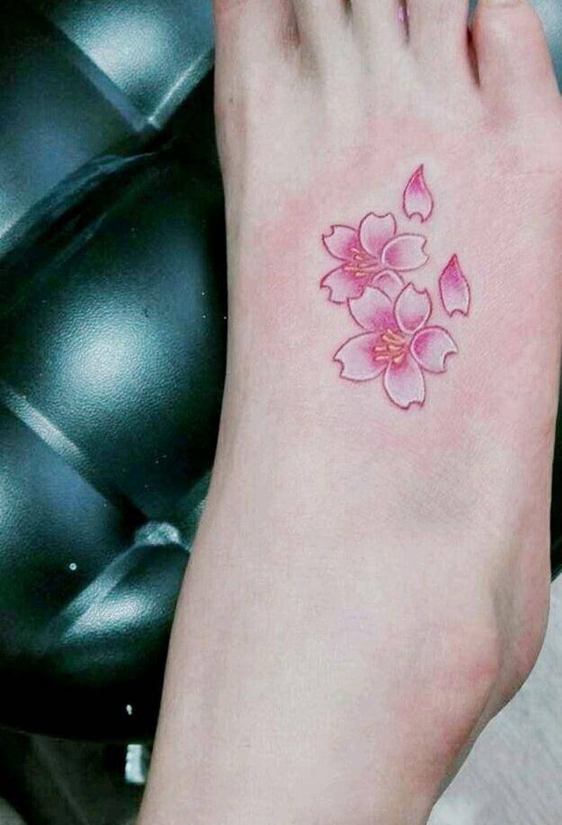 樱花纹身图片_脚部清新写实植物成品纹身图案