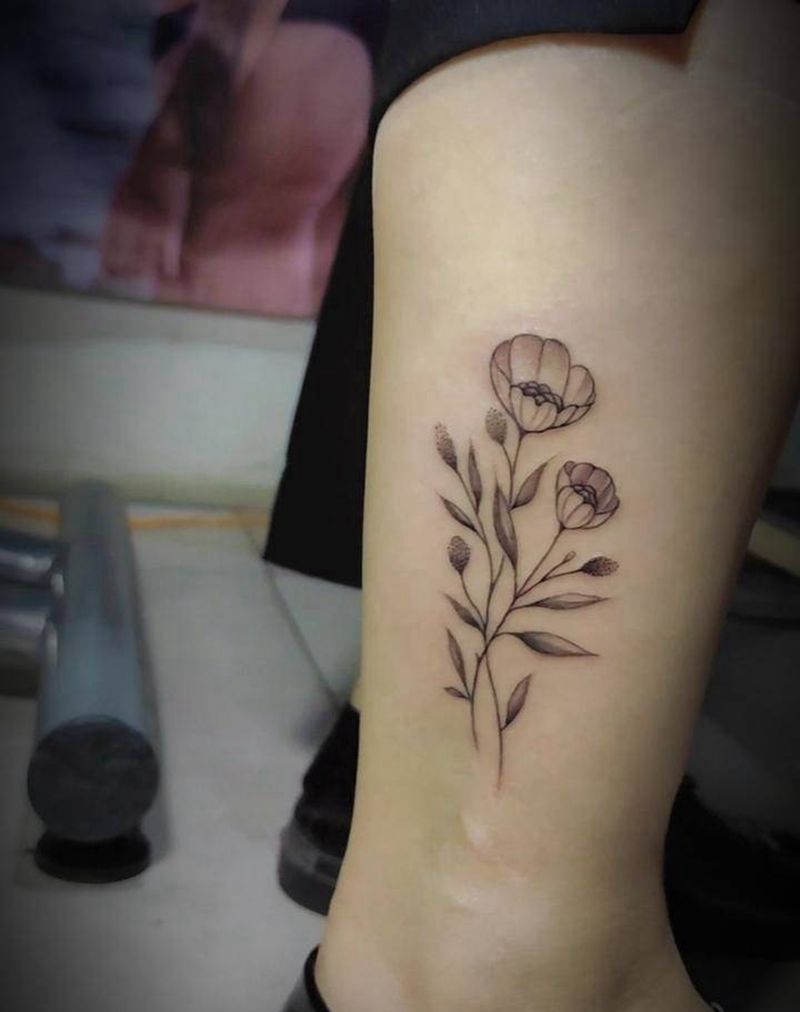 清新小花纹身图片_脚部腿部素花纹身图案