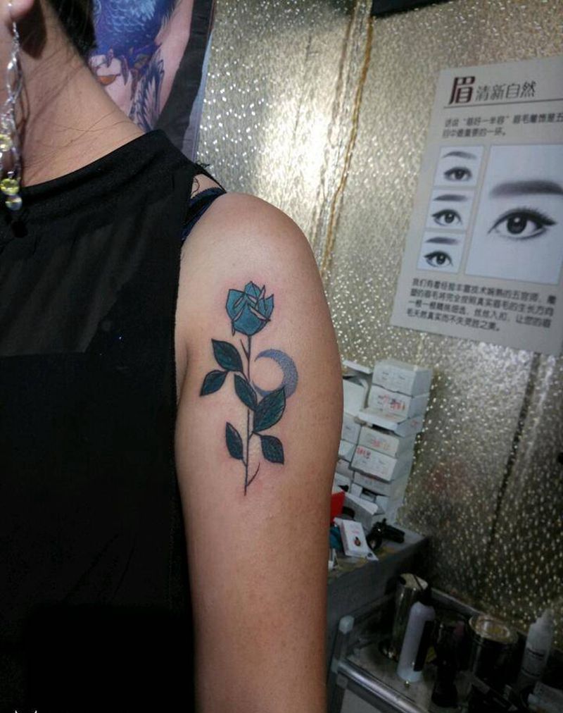 蓝色妖姬纹身图片_手臂清新写实植物成品纹身图案