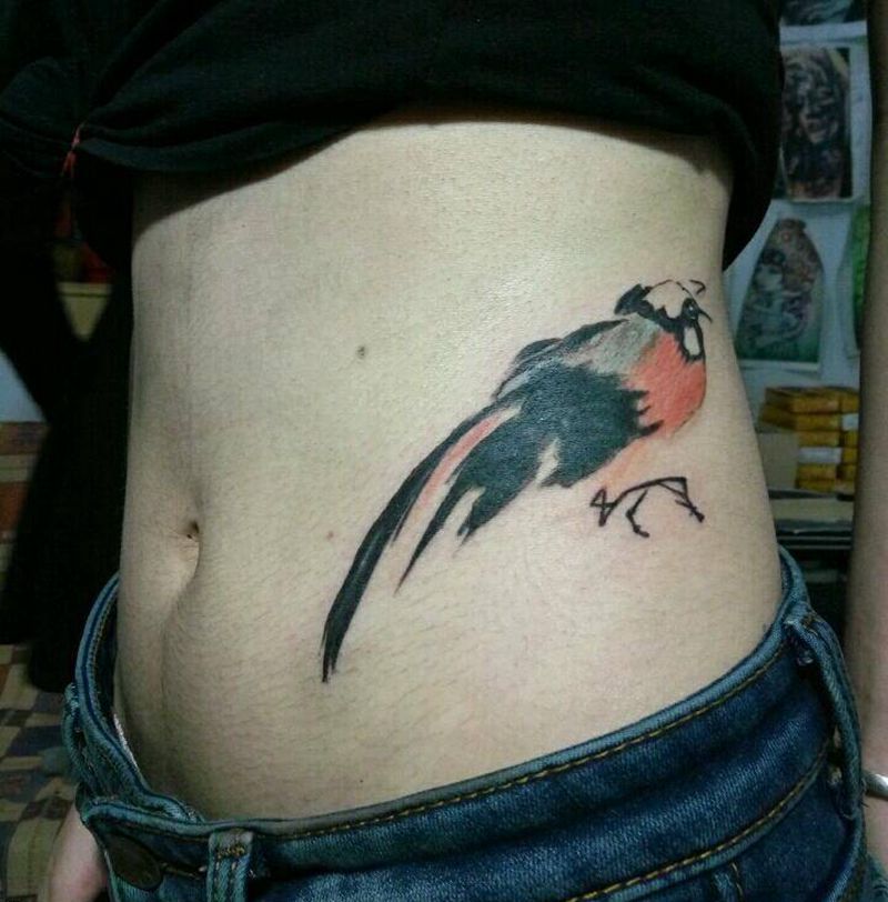 水墨喜鹊纹身图片_腹部国画动物成品纹身图案