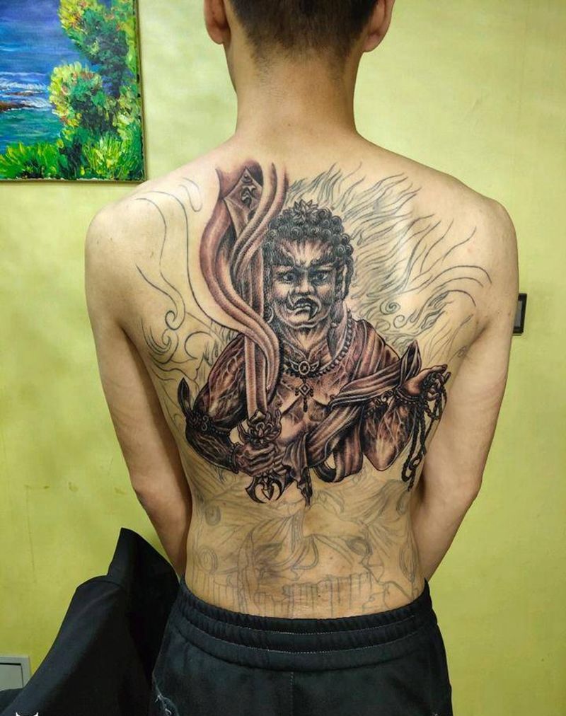 不动明王纹身图片_背部老传统纹身图案