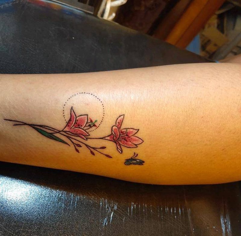 百年好合纹身图片_脚部腿部老传统纹身图案