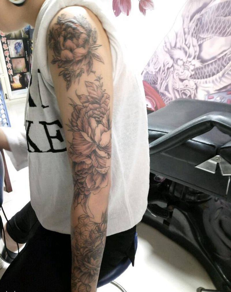 花   臂纹身图片_手臂清新植物牡丹，花成品纹身图案