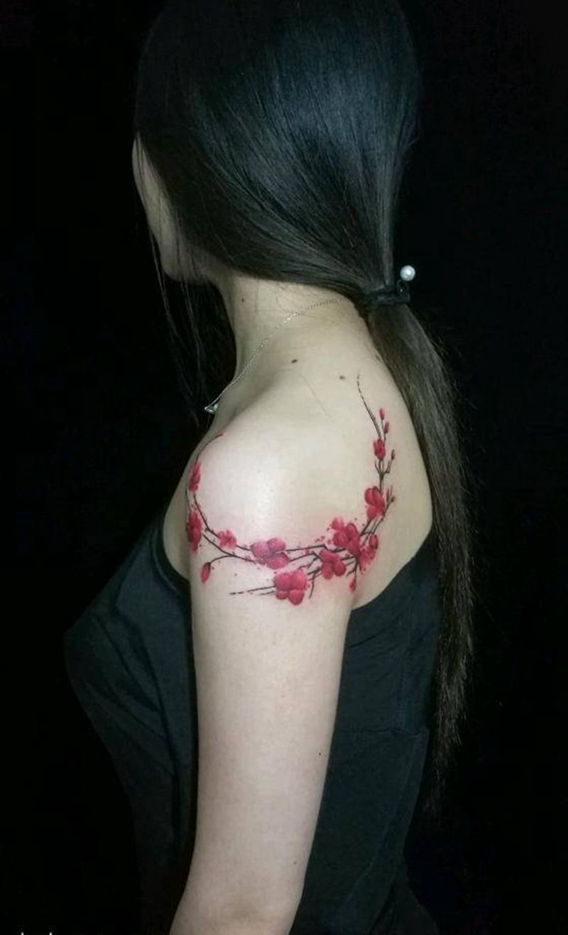 梅花纹身图片_肩部纹身图案