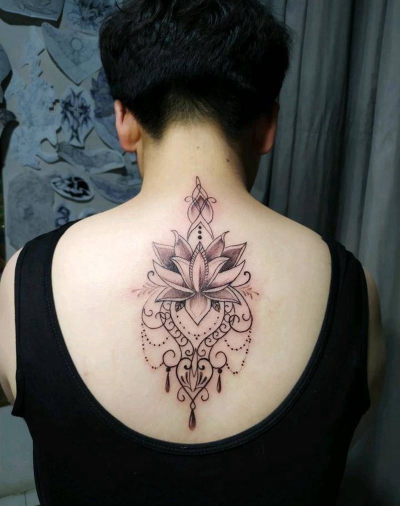 梵花纹身图片_背部点刺图腾纹身图案