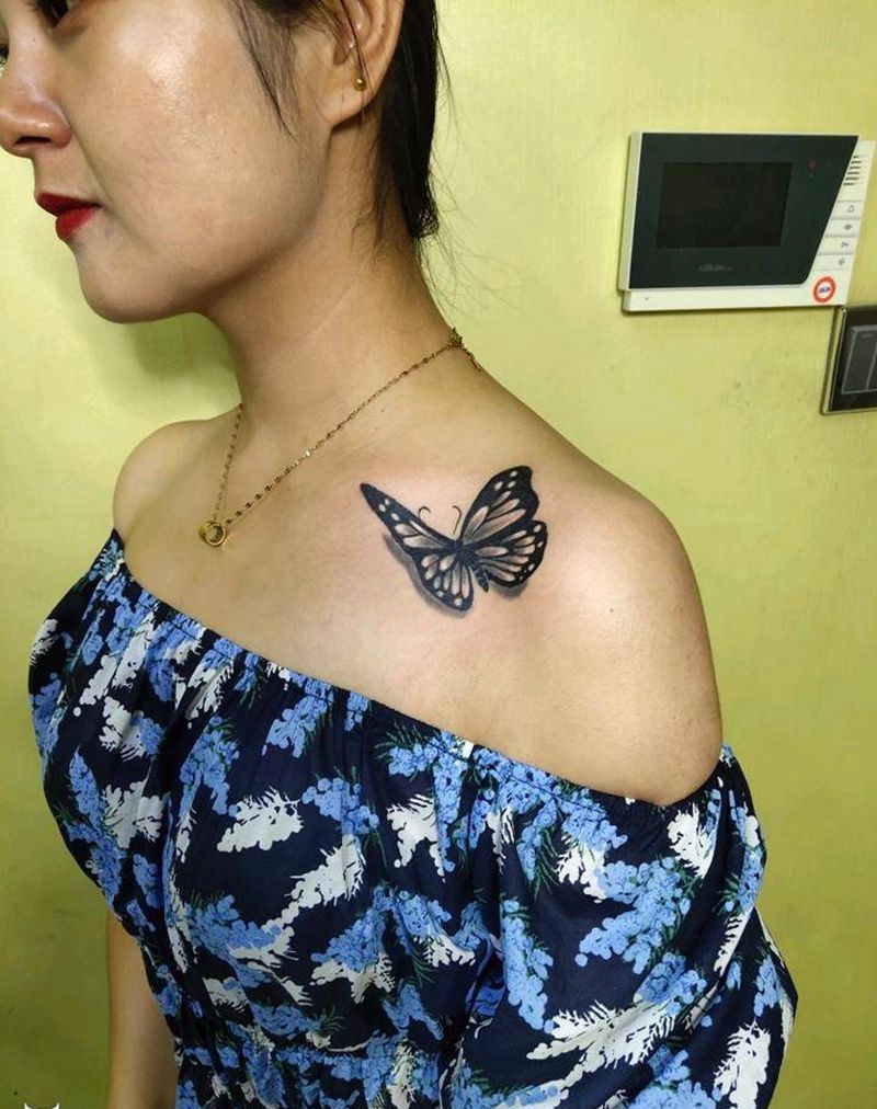 蝴蝶纹身图片_肩部纹身图案