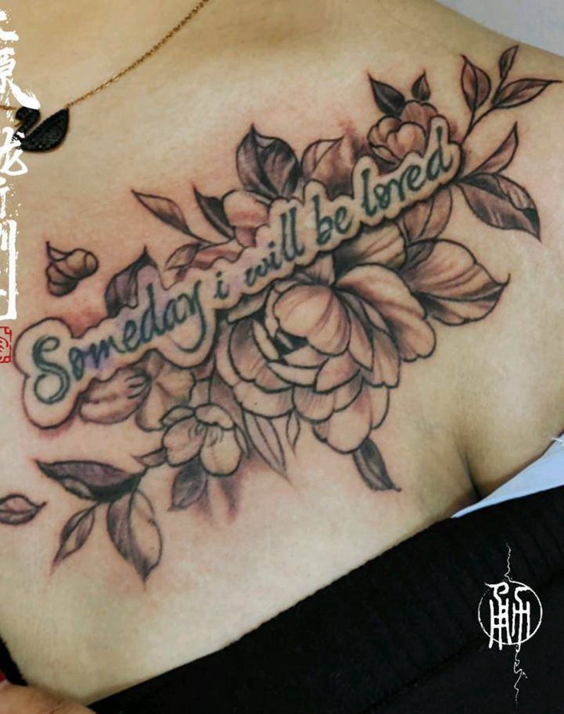 素花纹身图片_胸部新传统纹身图案