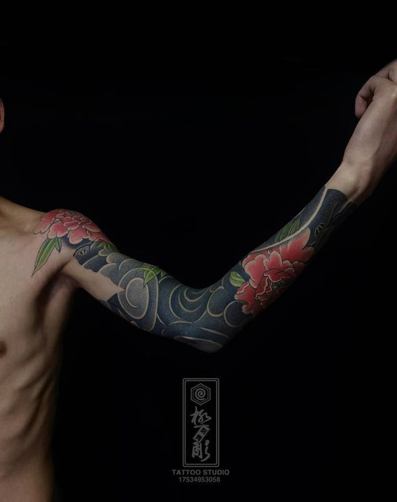 老传统牡丹花臂纹身图片_手臂老传统牡丹花臂纹身图案