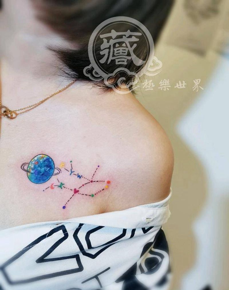 遮盖纹身图片_肩部胸部水彩几何星球星座摩斯密码纹身图案