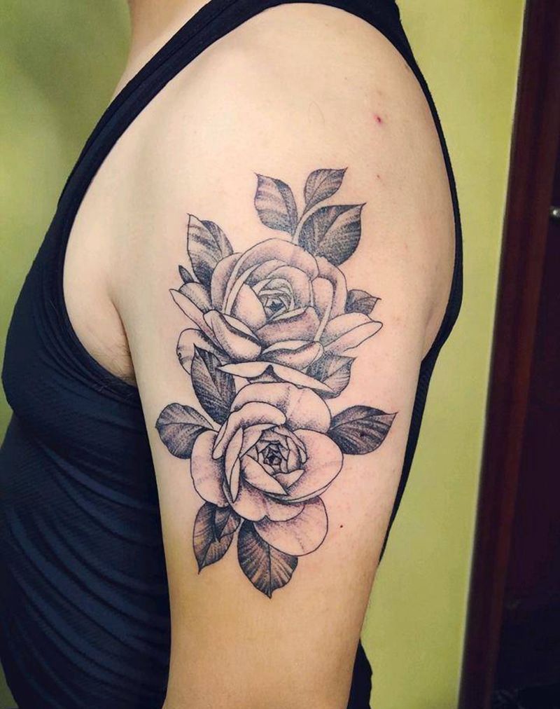 花纹身图片_肩部手臂新传统点刺纹身图案