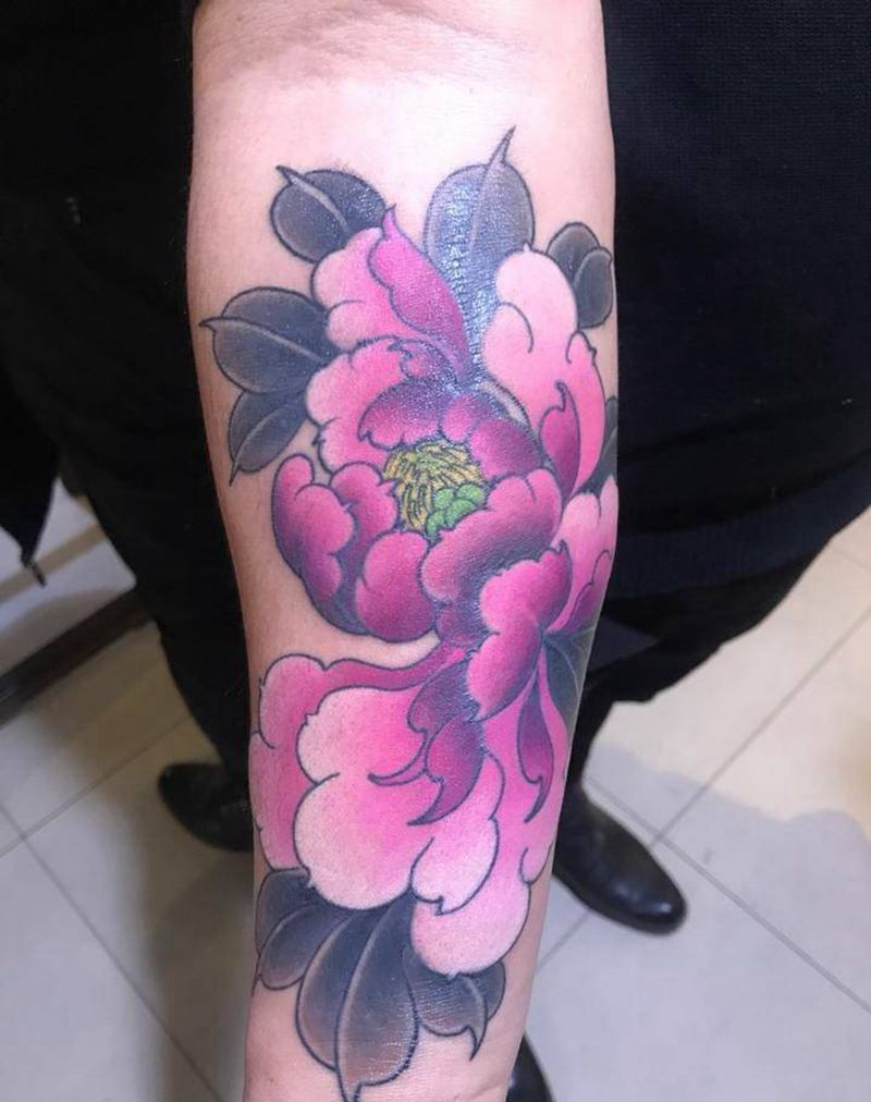 牡丹纹身图片_成品手臂传统植物纹身图案