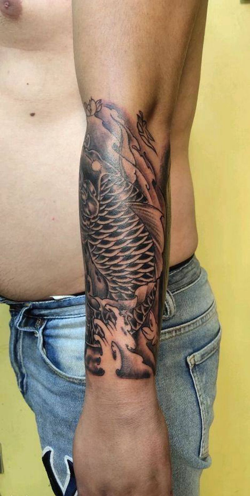 花臂进行中纹身图片_手臂新传统纹身图案