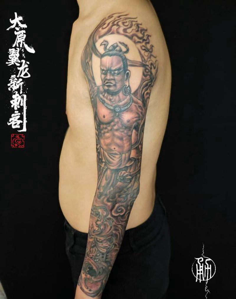 不动明王花臂纹身图片_手臂新传统纹身图案