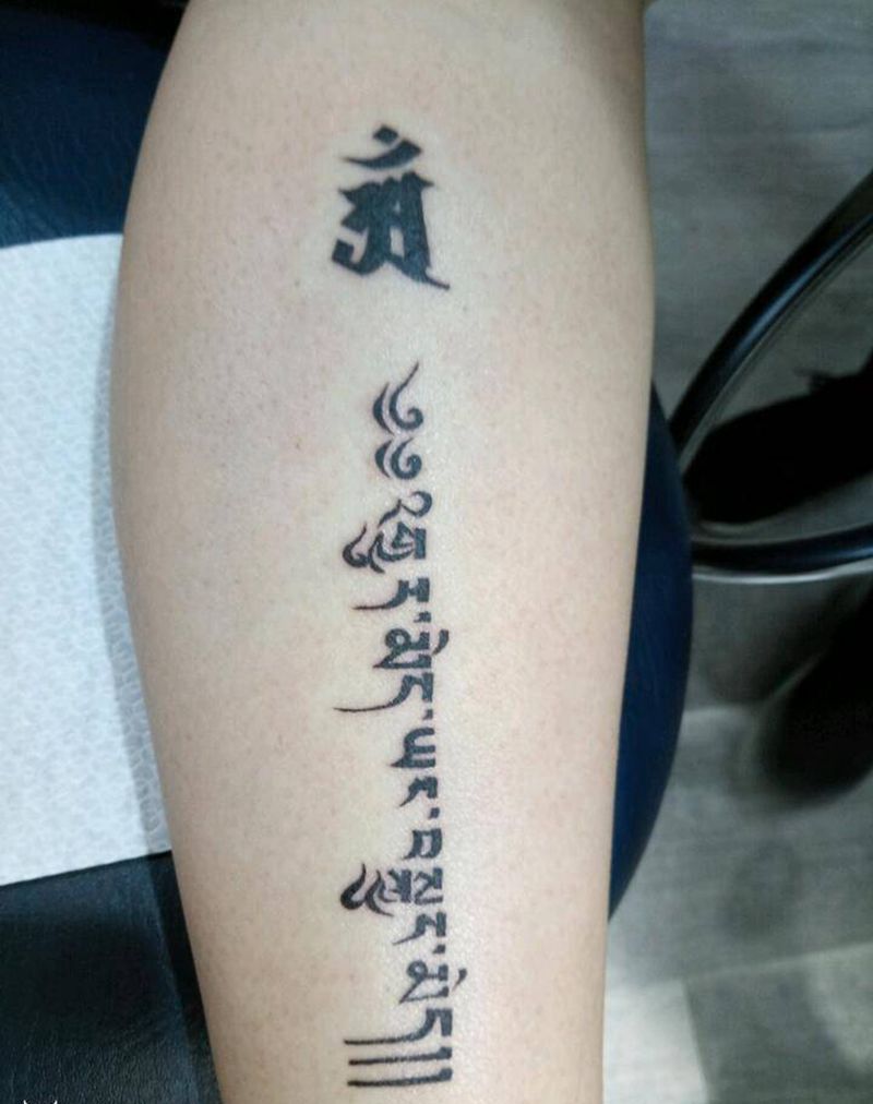 梵文，清新纹身图片_腿部手部清新字符成品纹身图案