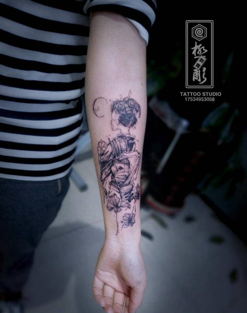 艺伎纹身图片_手臂水墨纹身图案