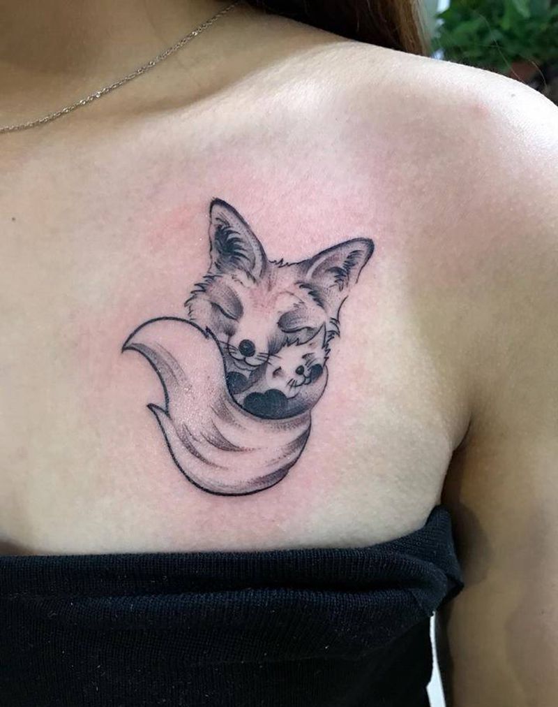 狐狸纹身图片_成品胸部欧美动物纹身图案