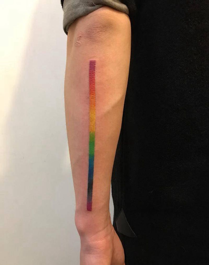 七彩条纹纹身图片_手臂纹身图案