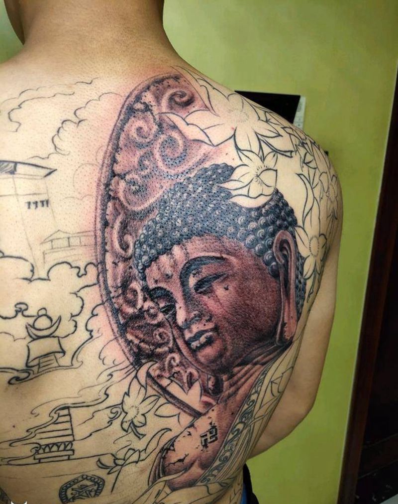 石雕佛纹身图片_背部新传统点刺纹身图案