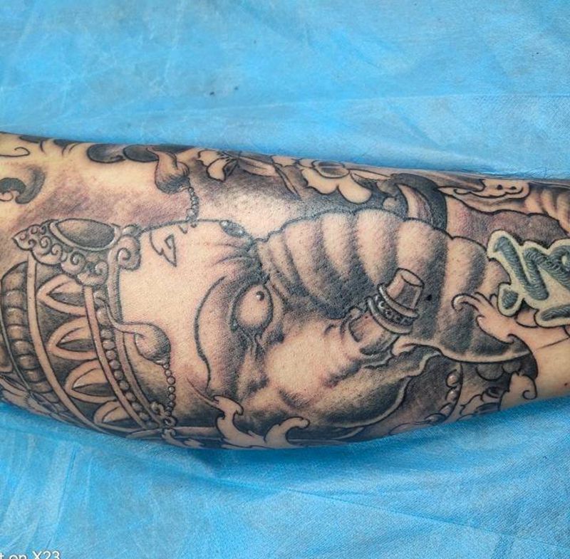 象神纹身图片_腿部新传统纹身图案