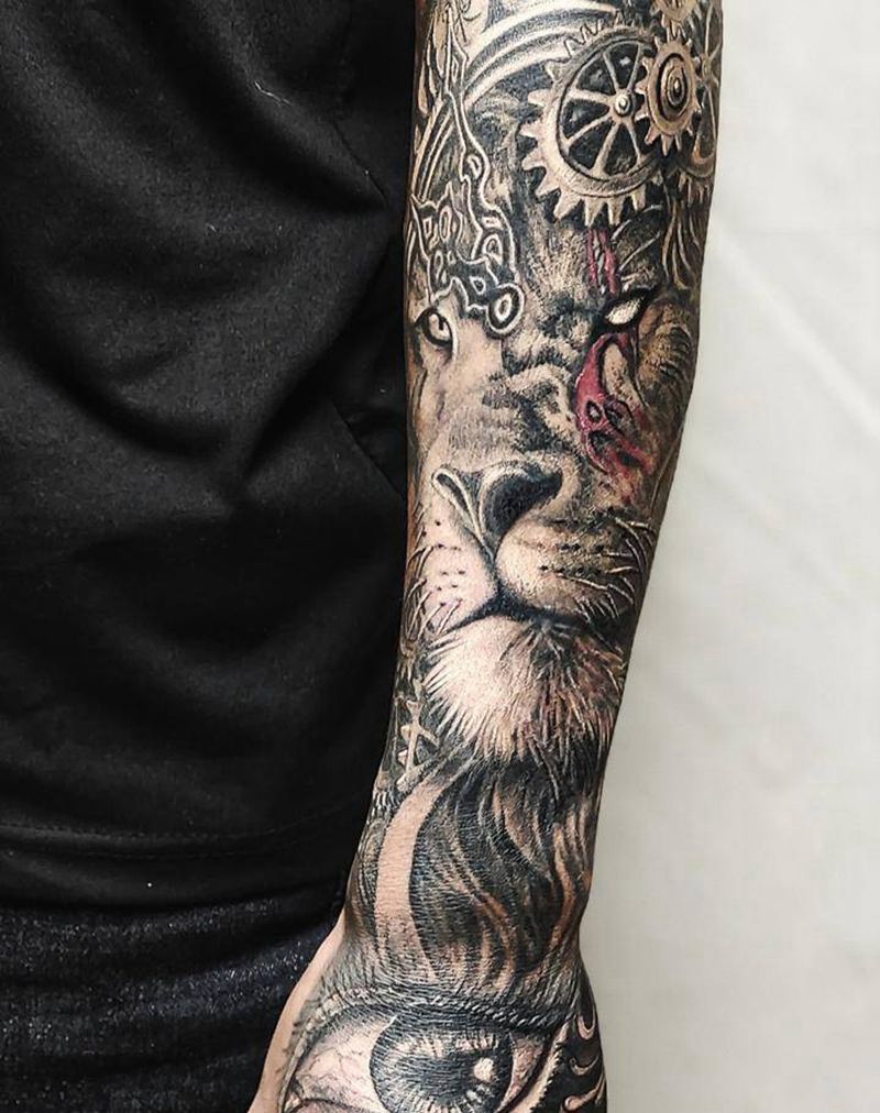 雄狮包小臂纹身图片_手臂欧美写实纹身图案