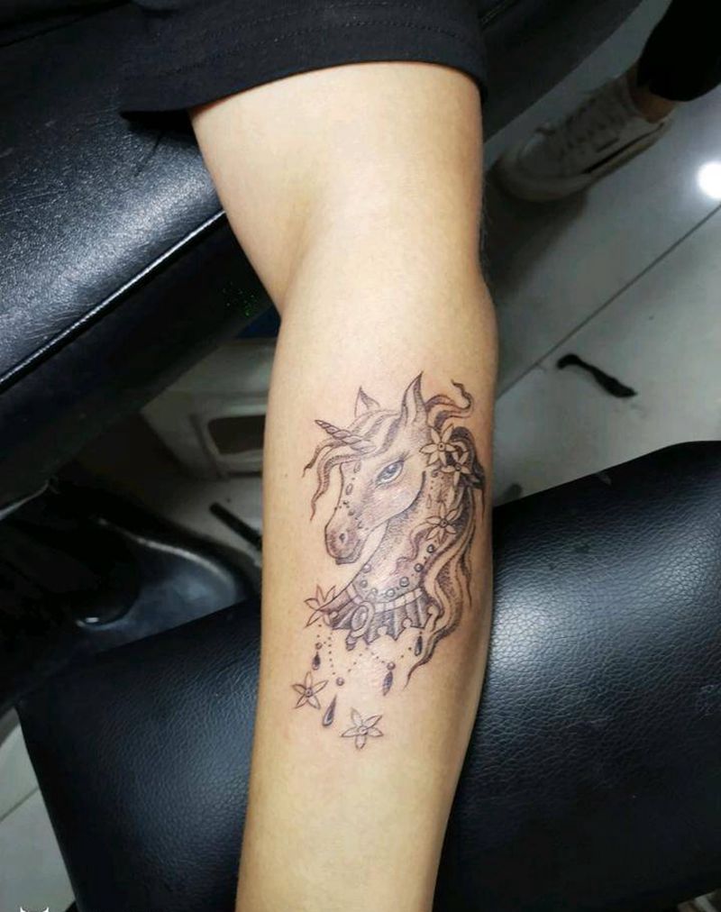 独角兽遮盖疤痕纹身图片_手臂点刺纹身图案