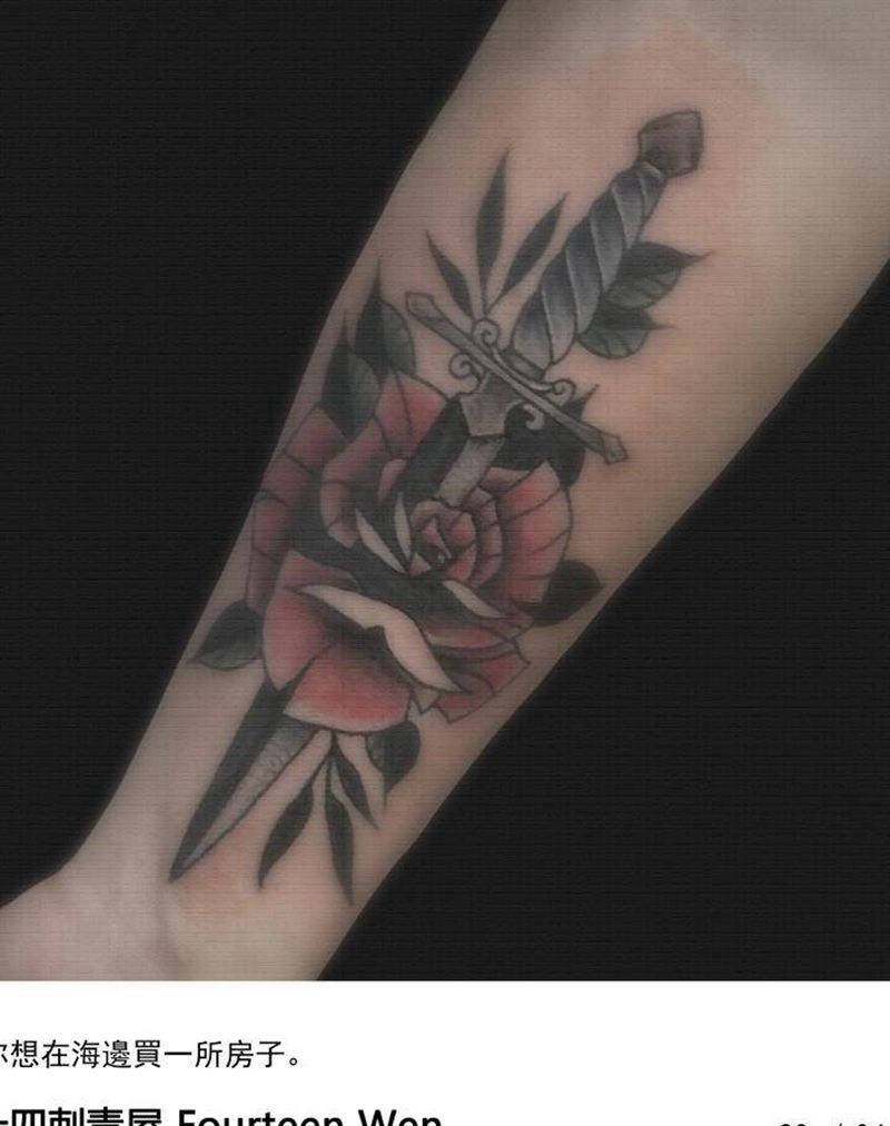 玫瑰纹身图片_手臂Old School纹身图案