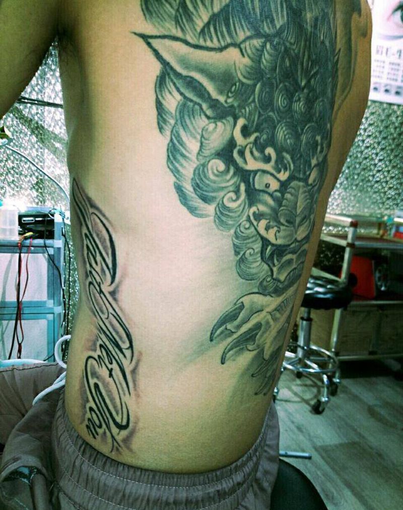 花体英文纹身图片_腰部清新字符成品纹身图案