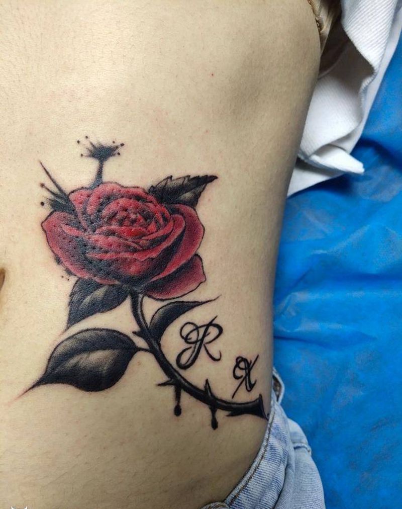 玫瑰花纹身图片_腹部老传统纹身图案